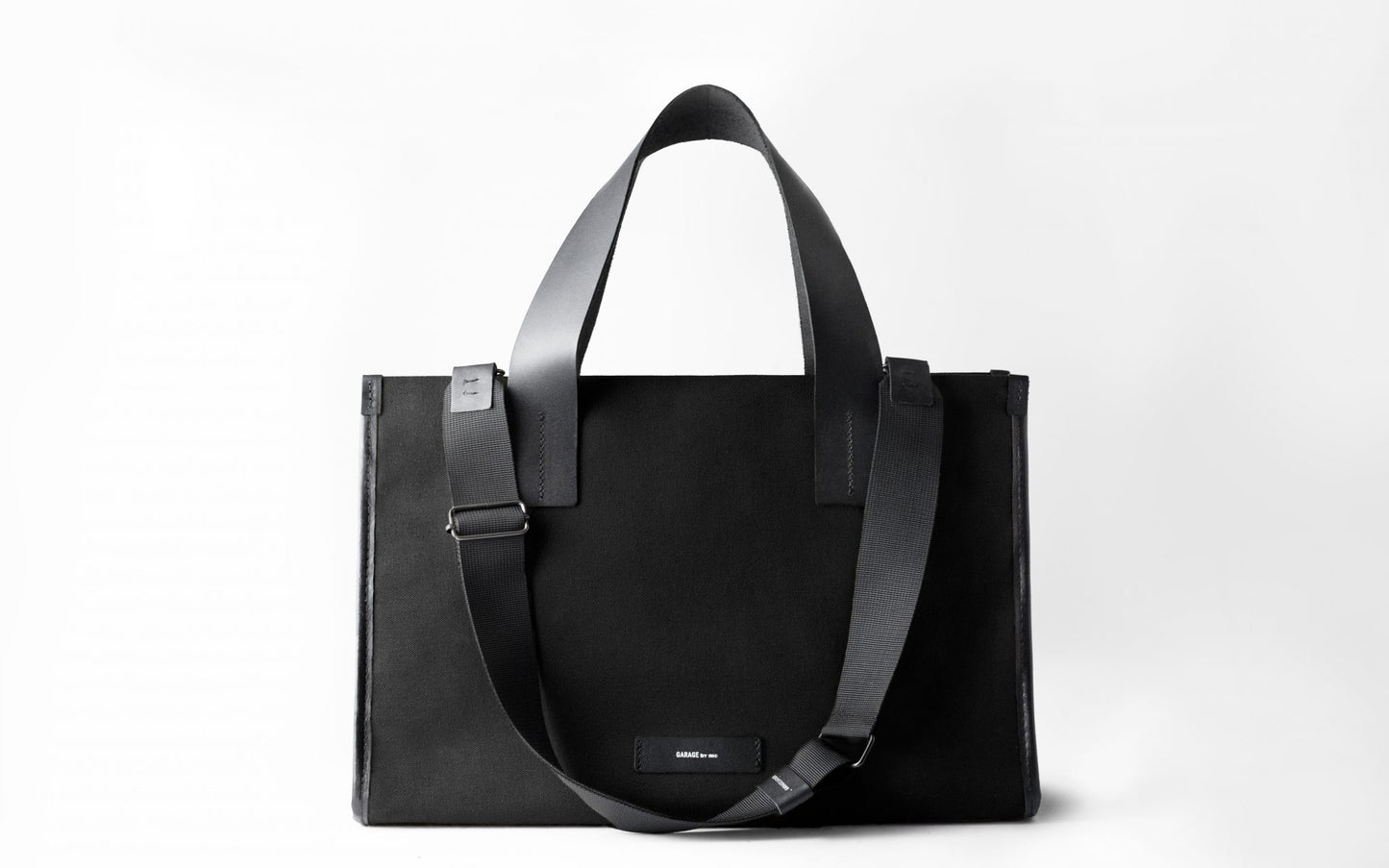 SHOULDER TOTE BAG . BLACK