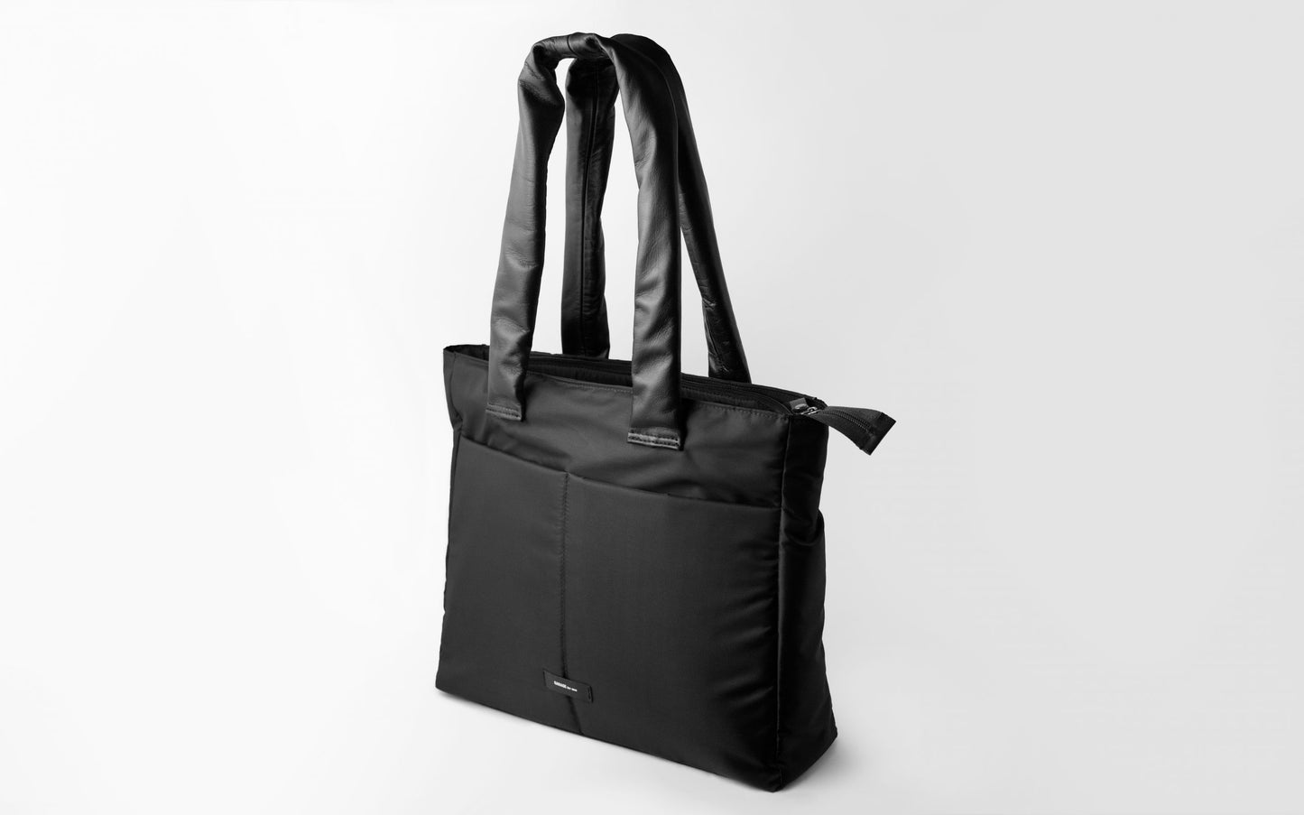 TECHNICAL TOTE BAG . BLACK