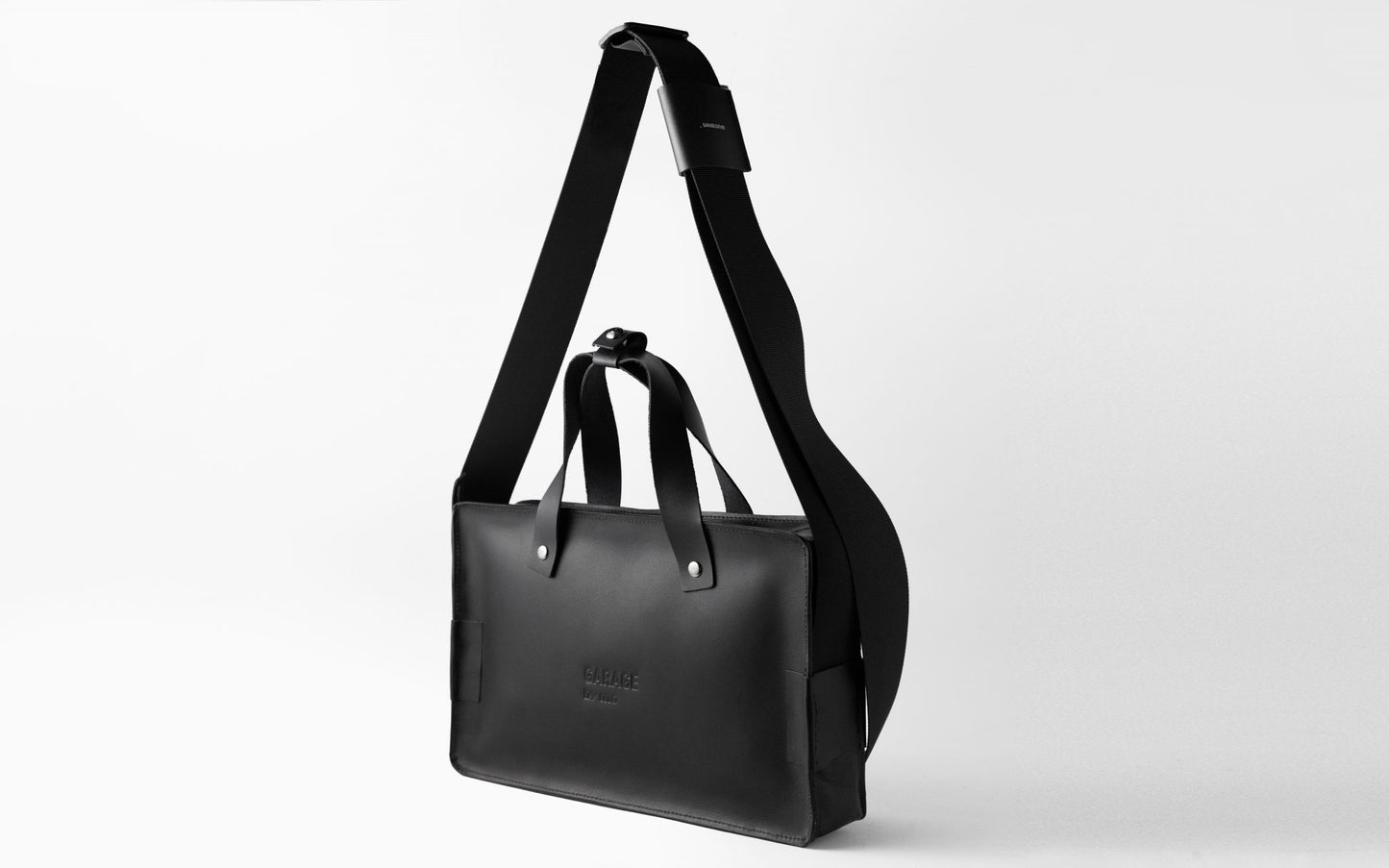 MINIMAL CROSS BAG . BLACK