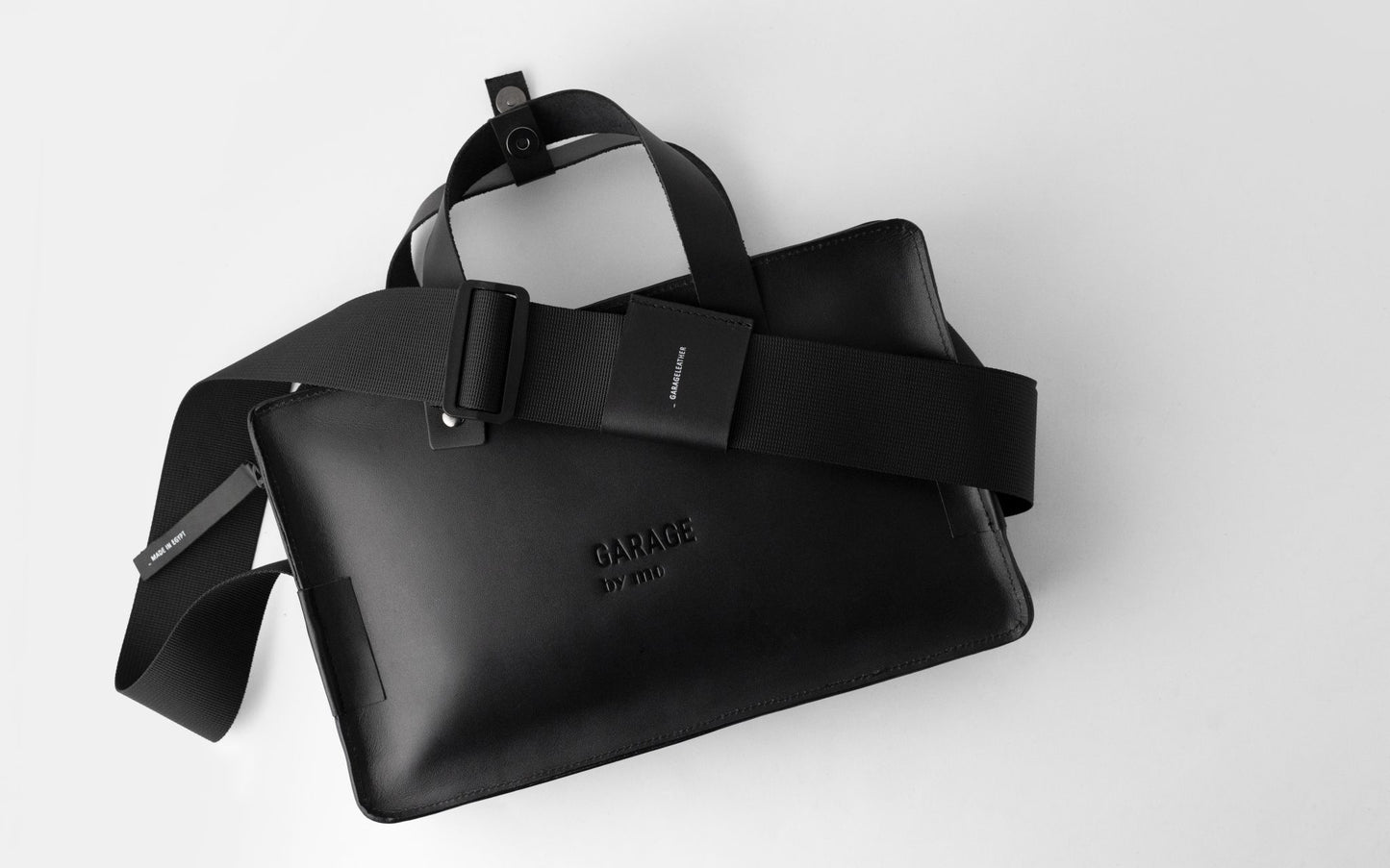 MINIMAL CROSS BAG . BLACK