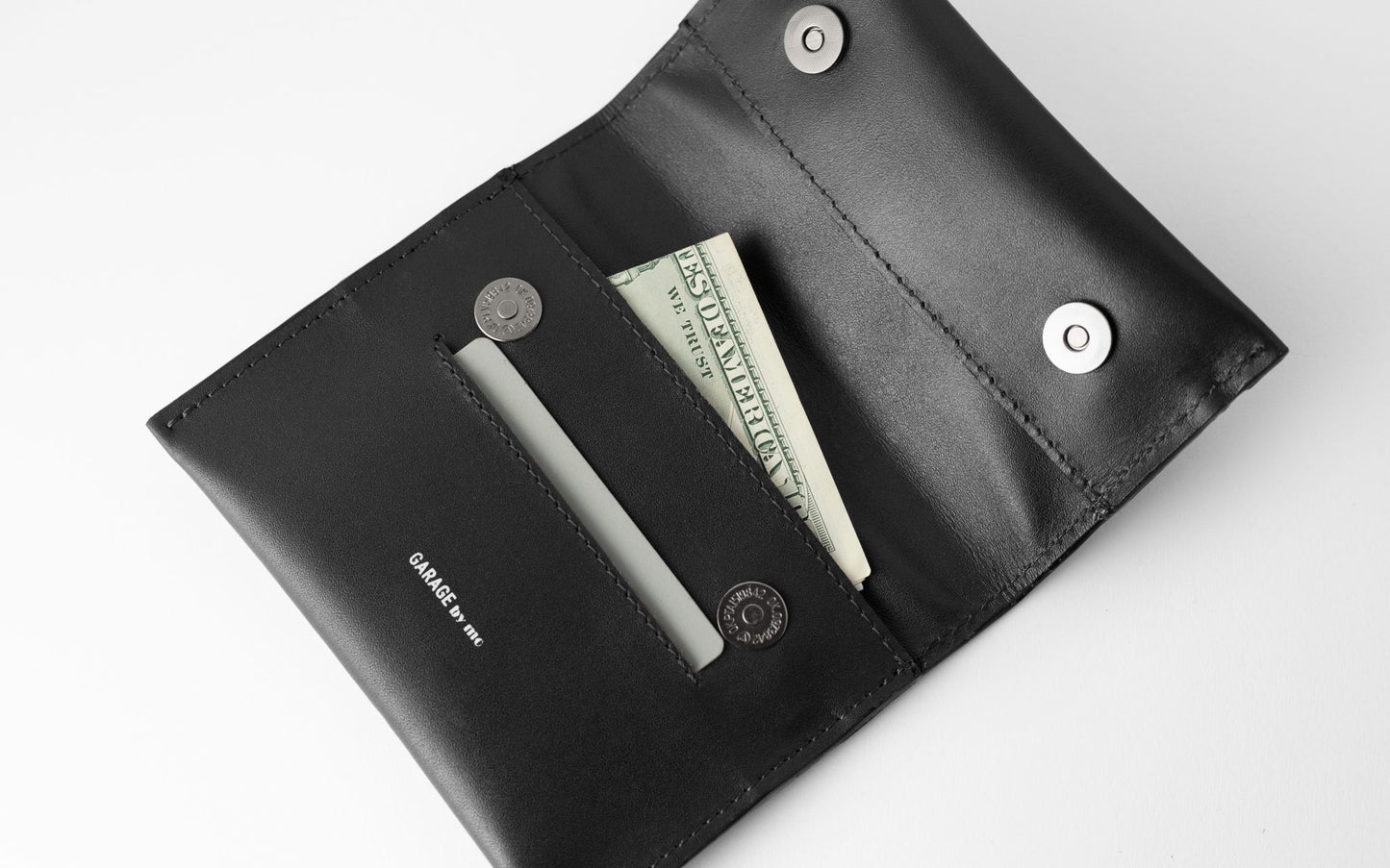 SNAP-MAGNET WALLET . BLACK